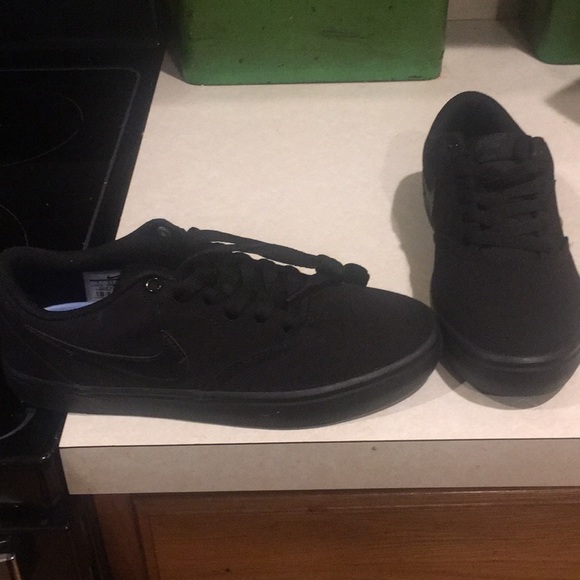 Unisex black Nike women’s men’s 5.5 new in box - Picture 5 of 12